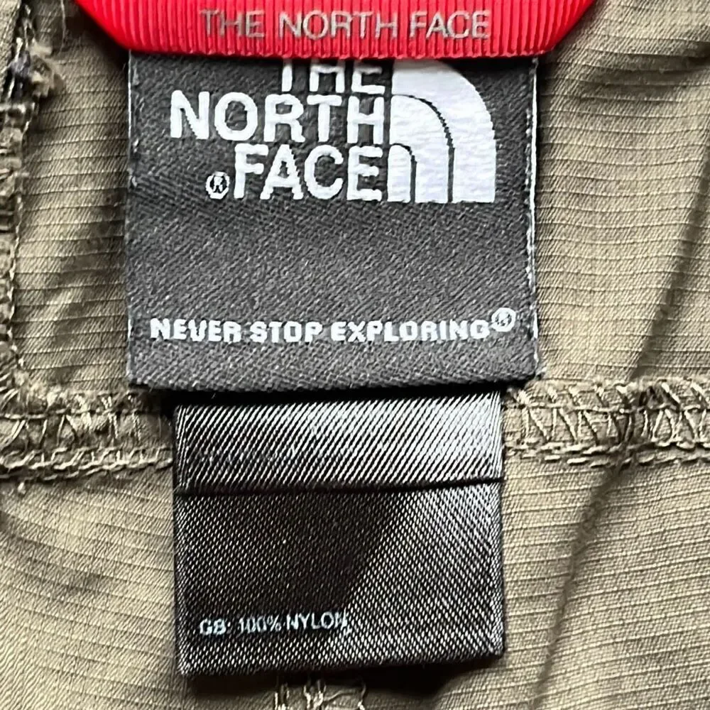 The North Face Nylon Cargo Shorts Men’s L 34x10